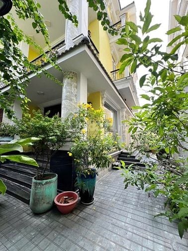 BÁN BIỆT THỰ 4 MẶT THOÁNG – ĐẶNG THUỲ TRÂM, P13, BÌNH THẠNH