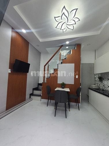 Bán nhà 2 tầng đúc, mới đẹp ở ngay , Phan Văn Trị, Gò Vấp, giá 2,86 tỷ