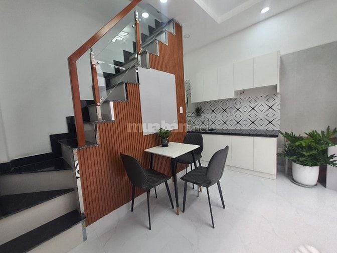 Bán nhà 2 tầng đúc, mới đẹp ở ngay , Phan Văn Trị, Gò Vấp, giá 2,86 tỷ