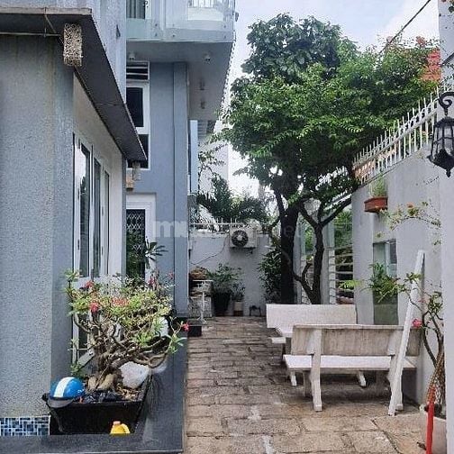 Chủ định cư, bán Biệt thự Thống Nhất, ngang 16m, 5 tầng - chỉ 19.x tỷ