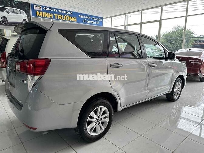 Toyota Innova 2016 2.0E - 145000 km