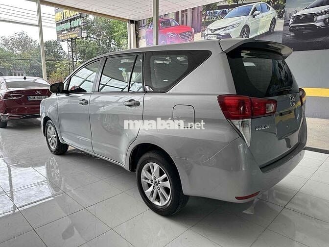 Toyota Innova 2016 2.0E - 145000 km