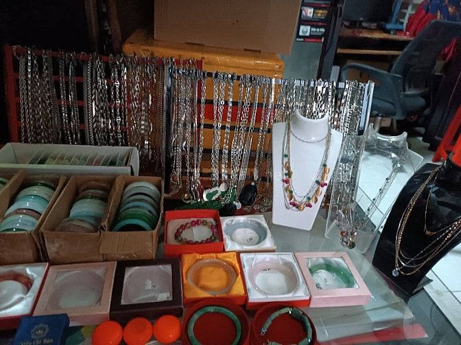 Trang sức và phụ kiện shop vòng đá.lắc dây đeo