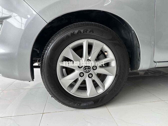 Toyota Innova 2016 2.0E - 145000 km