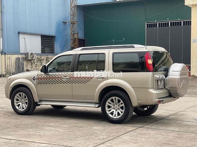 Ford Everest 2013 2.5L 4x2 MT - 505050 km