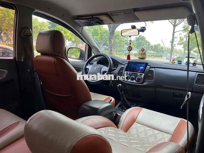 Toyota Innova 2013 2.0E - 5000 km