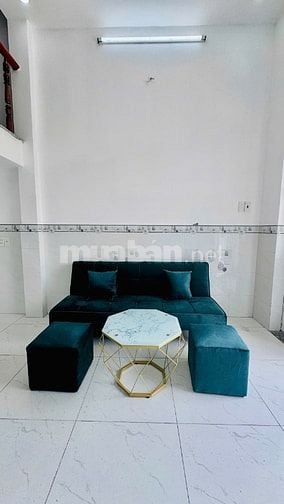 Nhà góc 2 MT,tiện kinh doanh cần tìm chủ mới DT: 4x10, 2pn, giá 625tr 