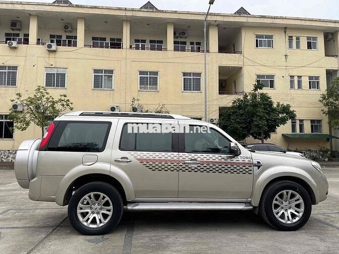Ford Everest 2013 2.5L 4x2 MT - 505050 km