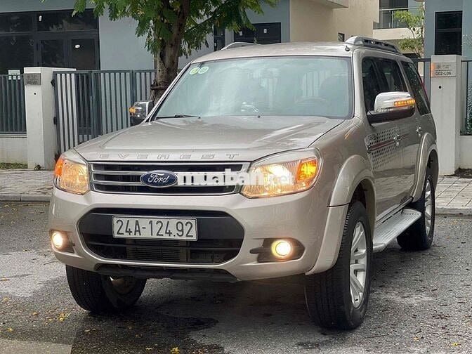 Ford Everest 2015 2.5L 4x2 MT - 20000 km