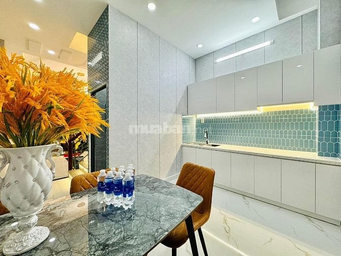 Chú Thành bán nhà đường Tô Hiến Thành Quận 10 giá chỉ 3.4 tỷ DT 60m2 