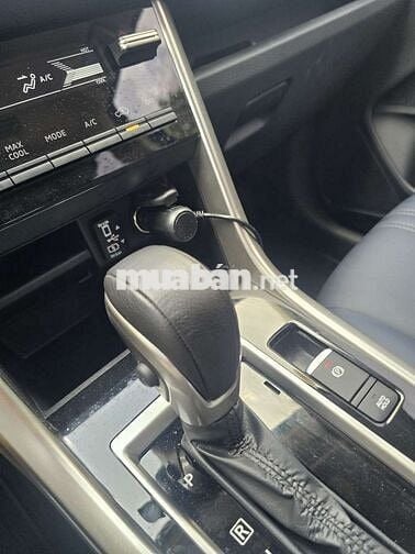 XPANDER CROSS 2025 LƯỚT 3860KM  BH HÃNG ĐÉN 7/2028