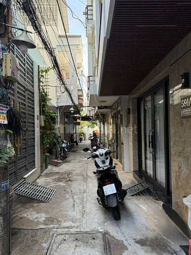 Bán nhà mới đẹp hẻm 591 Trần Xuân Soạn P. Tân Hưng TPHCM, 8.2X6M, 2L
