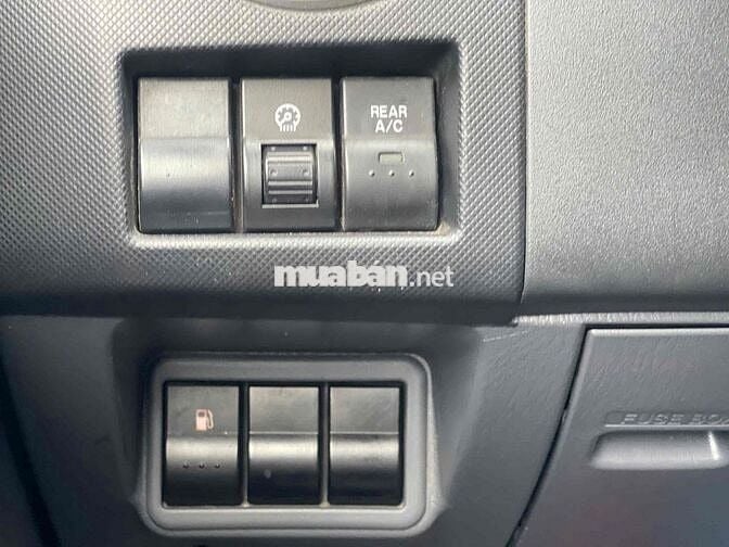 Ford Everest 2015 2.5L 4x2 MT - 20000 km
