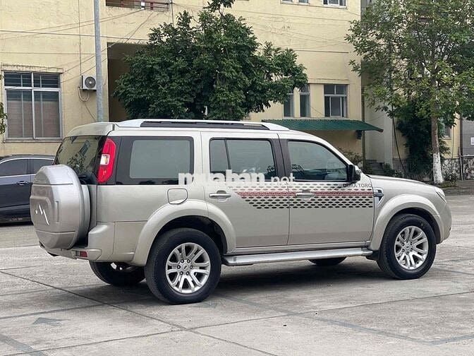 Ford Everest 2013 2.5L 4x2 MT - 505050 km