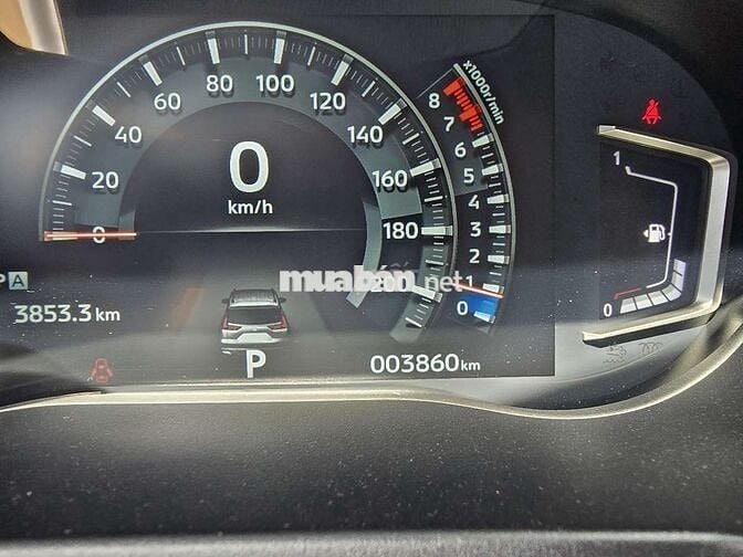 XPANDER CROSS 2025 LƯỚT 3860KM  BH HÃNG ĐÉN 7/2028
