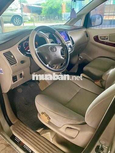 Toyota Innova 2006 G - 110000 km
