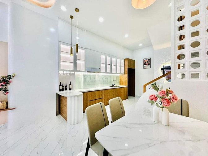 Cô Bảy Kẹt Tiền bán gấp nhà dường Bà Hạt Quận 10 Giá 2.8 Tỷ Dt60 m2