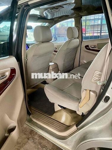 Toyota Innova 2006 G - 110000 km