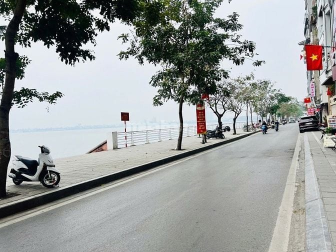 Bán 129m đất cách 15m ra phố Nguyễn Hoàng Tôn - Tây Hồ - oto vào đất 