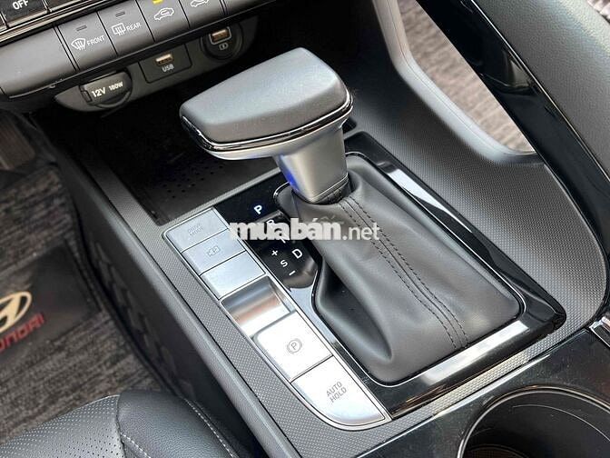 Hyundai Elantra 2023 1.6 AT Đặc biệt - 24000 km