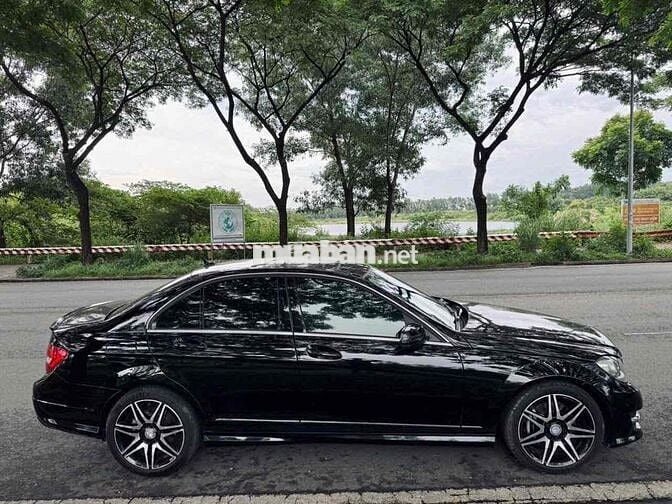 Mercedes Benz C Class 2014 C300 AMG - 11000 km