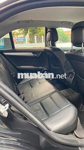 Mercedes C230 model 2009 đi 120 ngàn xe đi giữ