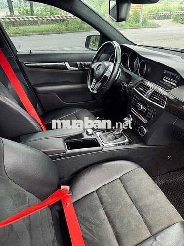 Mercedes Benz C Class 2014 C300 AMG - 11000 km