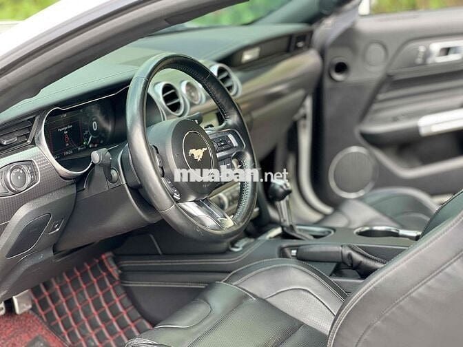 Ford Mustang 2018 EcoBoost Premium - 45000 km