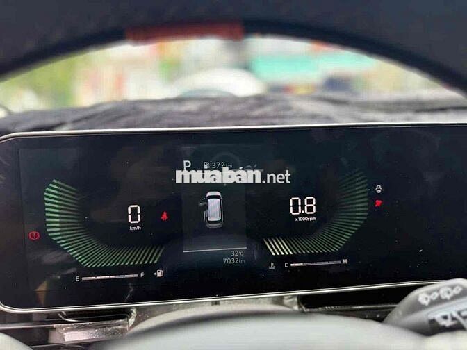 Kia Carnival 2025 Luxury 2.2D - 7000 km LikeNew