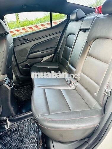 Hyundai Elantra 2019 1.6AT Sport - 80000 km