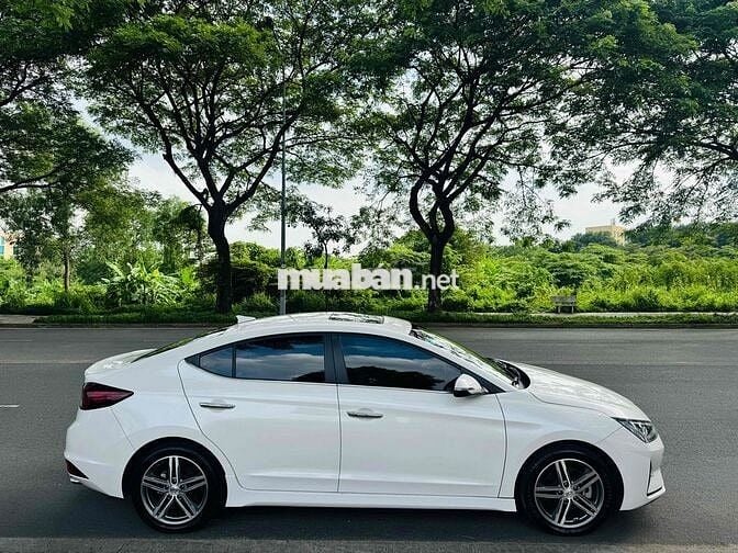 Hyundai Elantra 2019 1.6AT Sport - 80000 km