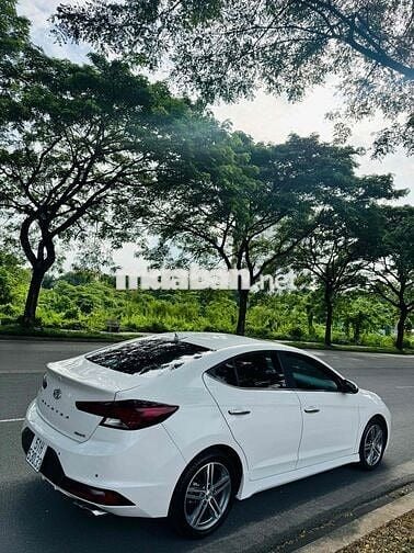 Hyundai Elantra 2019 1.6AT Sport - 80000 km