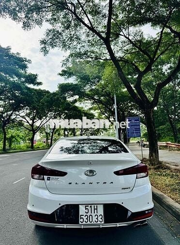 Hyundai Elantra 2019 1.6AT Sport - 80000 km