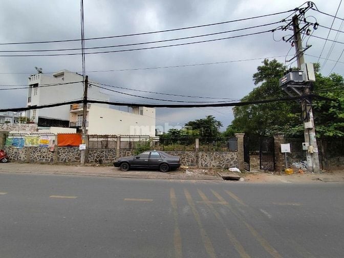 Bán Đất Mặt Tiền Diện Tích Khủng - Vị Trí Vàng Trung Tâm - Giá Tốt