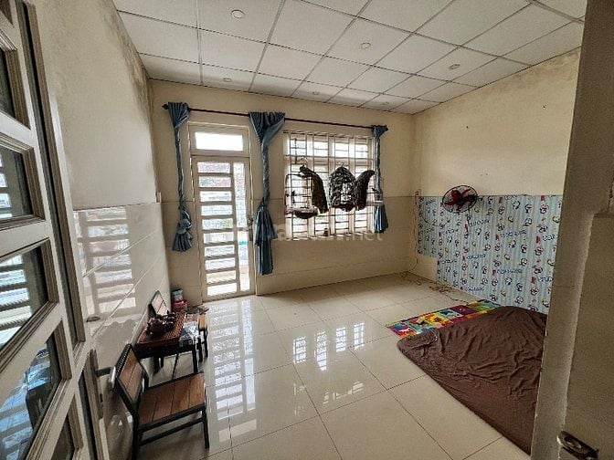 Bán nhà mặt tiền đường đình phong phú