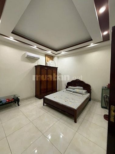 Cho thuê căn góc 1 trệt 3 lầu, 4pn 4wc, sân đậu oto, gần Phạm Văn Đồng