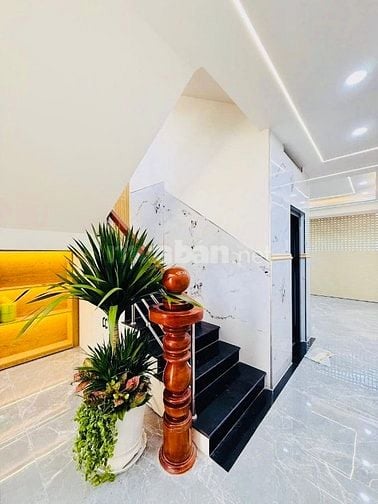 Bán nhà đẹp mặt tiền bờ kênh Tham Lương Thống Nhất p15 Gò Vấp