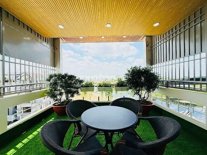 Bán nhà đẹp mặt tiền bờ kênh Tham Lương Thống Nhất p15 Gò Vấp