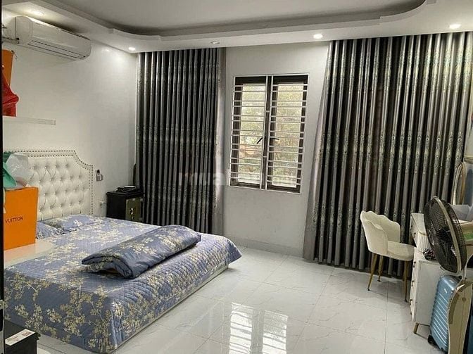Giảm giá tới 200tr nhà đường Yên Thế, quận Tân Bình, giá 1tỷ680