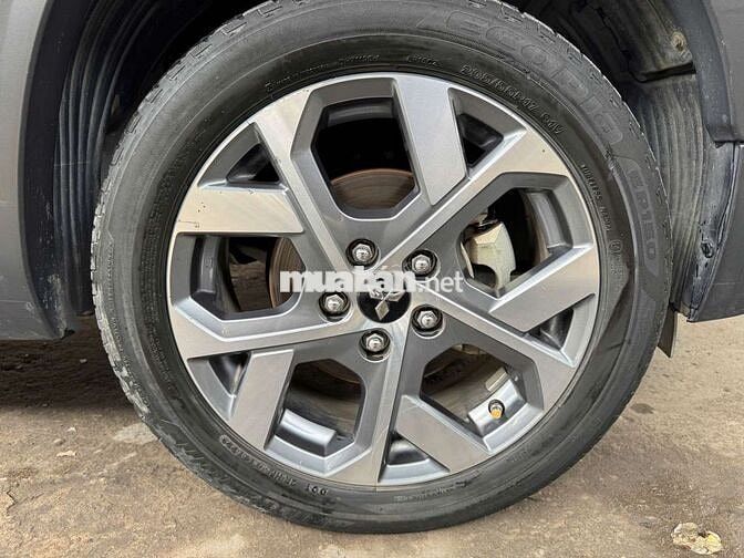 Mitsubishi Xpander Cross 2022 1.5AT,màu đen, 8v6
