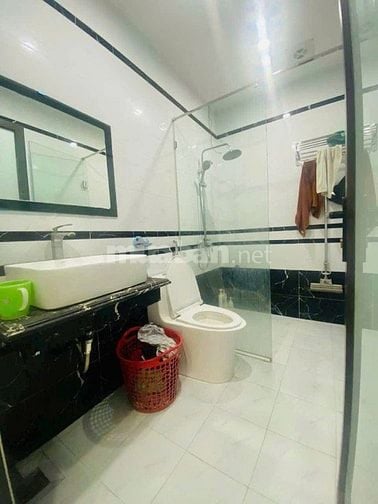 Giảm giá tới 200tr nhà đường Yên Thế, quận Tân Bình, giá 1tỷ680