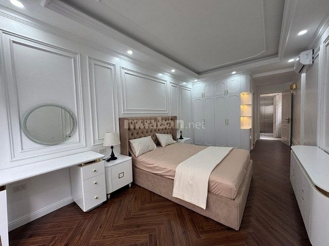 Siêu phẩm phố Yên Lạc - HBT - oto vào nhà - thang máy - nhà đẹp 