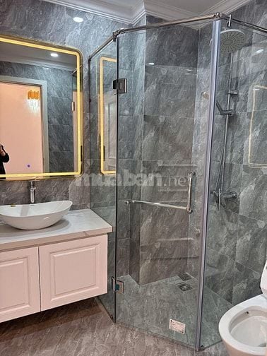 Siêu phẩm phố Yên Lạc - HBT - oto vào nhà - thang máy - nhà đẹp 