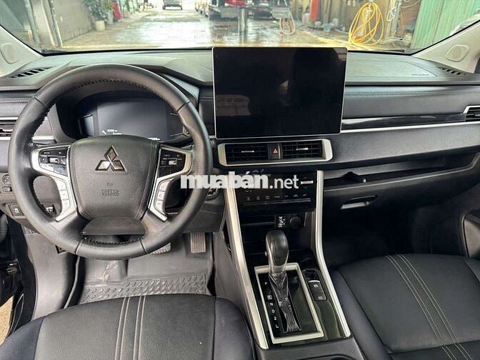 Mitsubishi Xpander Cross 2022 1.5AT,màu đen, 8v6