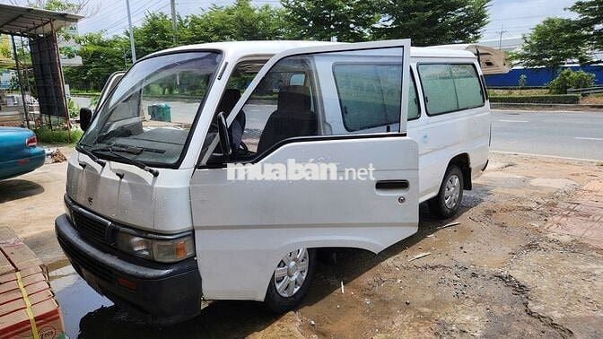 Nissan Urvan không niên hạn giá rẻ có đổi xe