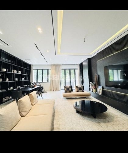 Bán biệt thự đường số 4 Him Lam Tân Hưng Q7 siêu đẹp giá chỉ 46,5 tỷ.