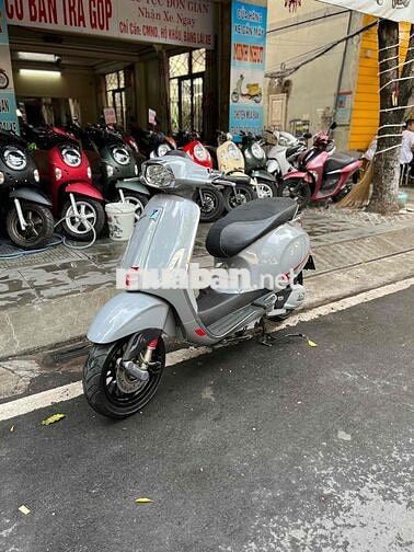 Vespa Piaggio xám, có hỗ trợ trả góp