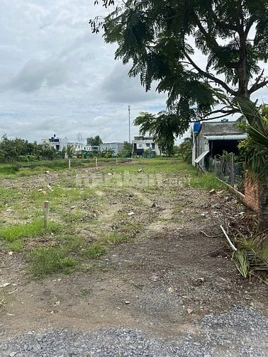 Cần bán lô đất ngay trung tâm thị trấn Đức Hoà 125m2 1ty2 tl