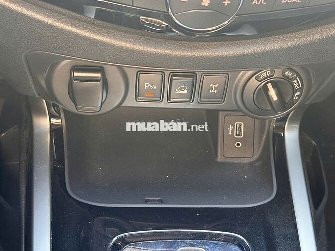 Nissan Navara 2022 VL 2.3 AT 4WD Cao cấp - 12000km