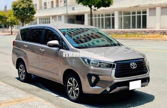 Toyota Innova 2022 E 2.0 MT - 143000 km